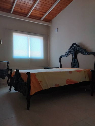 Imagen 18 de 23 de Townhouse En Venta En Av Aragua, Urb Karol Home. 04121994409