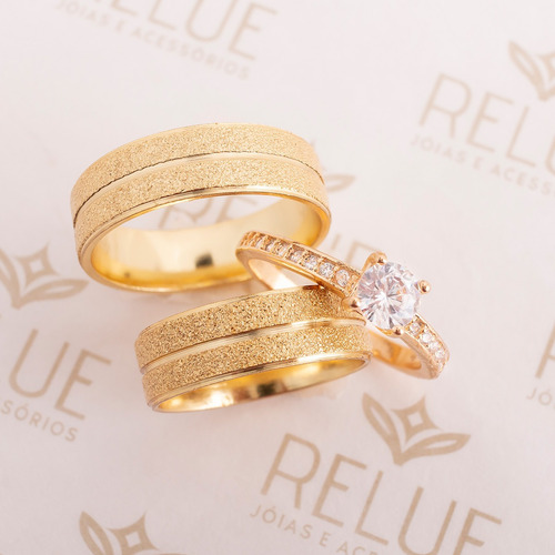 Imagem 2 de 8 de Par De Alianças Banhada Ouro 18k 6mm Friso Central Solitário