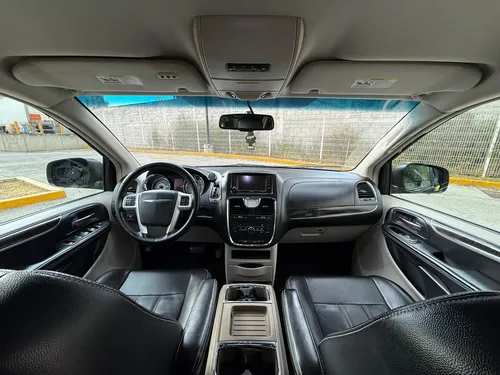 Chrysler Town & Country 3.6 Touring Piel Mt
