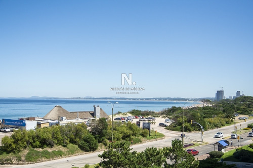 Hermoso Departamento En Venta Con Vista Al Mar, Primera Fila- Ref: 3712