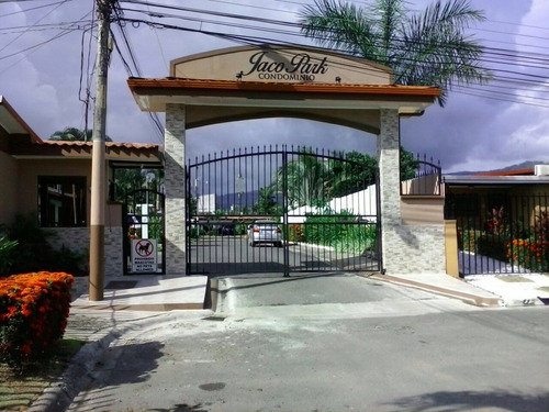 Imagen 1 de 11 de Hermosa Villa Vacacional En El Centro De Jacó