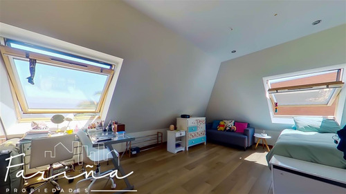 Casa En Venta De 4 Dorm. En Peñalolén