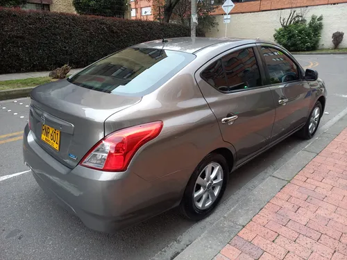 Nissan Versa 1.6 Advance