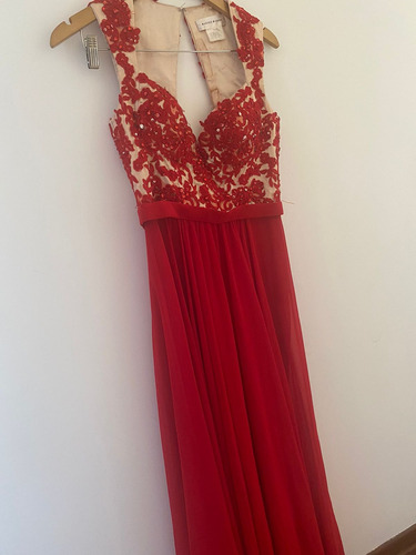 Vestido De Fiesta Rojo Con Brocado En La Parte Superior