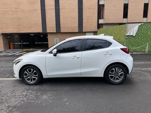 Mazda 2 Grand Touring LX