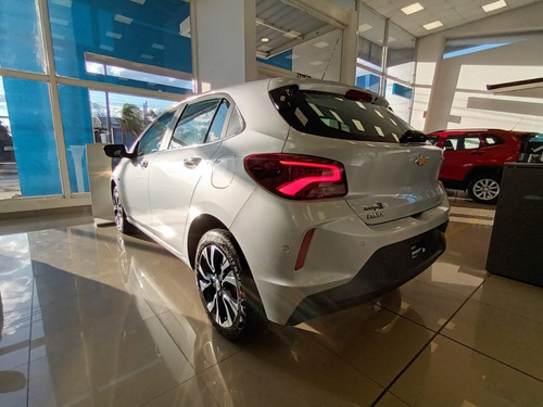 Imagen 17 de 21 de Chevrolet Onix Premier At Mr