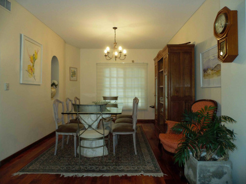 Imagen 7 de 24 de Venta Casa En Martínez Con Jardín Y Garaje