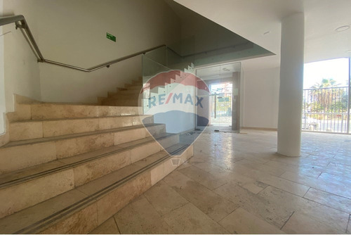 Local Comercial Excelente Ubicación En Av Brasil