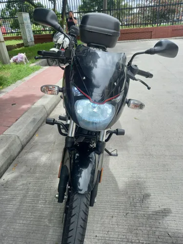 Pulsar 180 Neón Fi