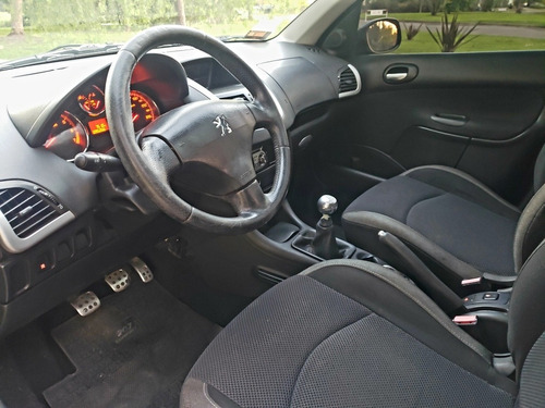 Peugeot 207 2010 1.6 Xt