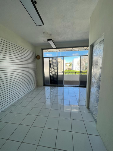 Local En Venta Para Inversionista, En Juriquilla