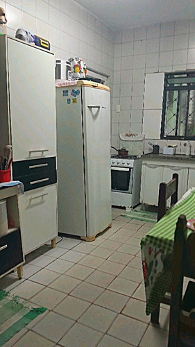 Sobrado Com Casa Nos Fundos E Um Ponto Residencial Do Lado