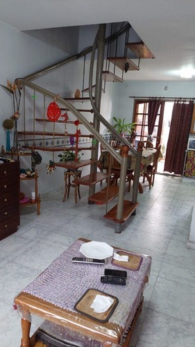 Imagen 2 de 16 de Duplex 3 Ambientes. Con Cochera Y Patio Con Parrilla. Se Escuchan Ofertas. Muy Buena Ubicación