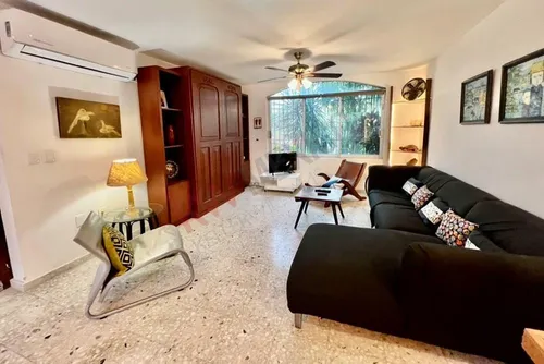 Precio Reducido Casa Con 2 Terrazas En La Azotea Y Un Patio