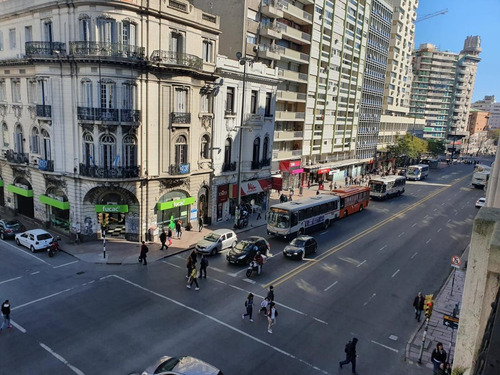 Imagen 2 de 18 de Edificio : 18 De Julio Y Vazquez, Esquina , 600 M2, 3 Plantas, Ascensor !!