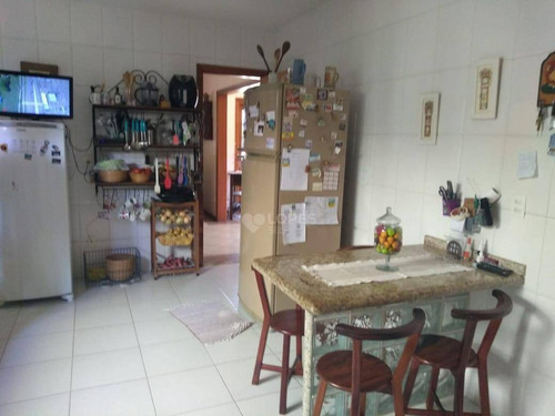 Imagem 10 de 14 de Casa Duplex Em Condomínio, Bem Localizada, Cômodos Amplos, Quintal, 04 Qts./04 Suítes, 338 M², R$ 1.400.000,00 - Itaipu - Niterói/rj - Ca20683