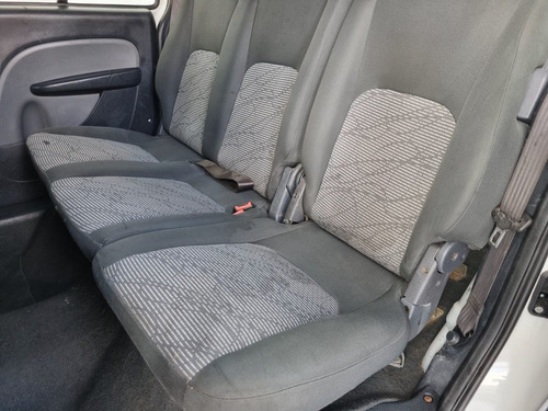 Fiat Doblo 1.8 MPI ESSENCE 16V FLEX 4P MANUAL