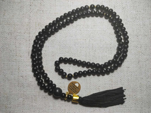 Imagem 2 de 6 de Japamala Hooponopono Dourado 108 Contas De Madeira Preto
