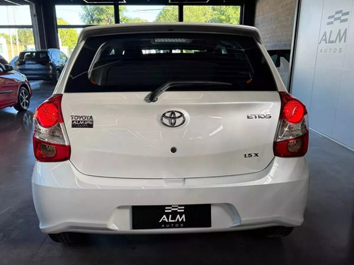 Toyota Etios 1.5 Sedan X