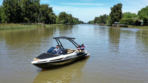 Imagen 4 de 15 de Lancha Geuna F170 Wakeedition Con Mercury 90hp 4 Tiempos
