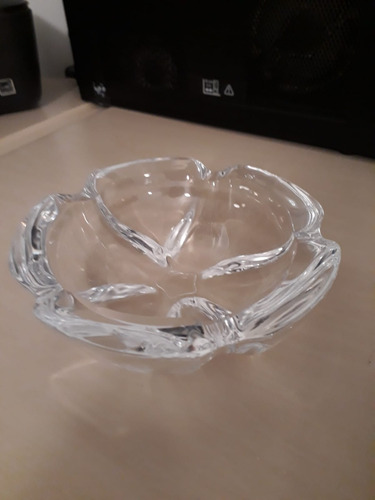 Imagem 1 de 3 de Cinzeiro Cristal 16cm De Diâmetro Lindo!