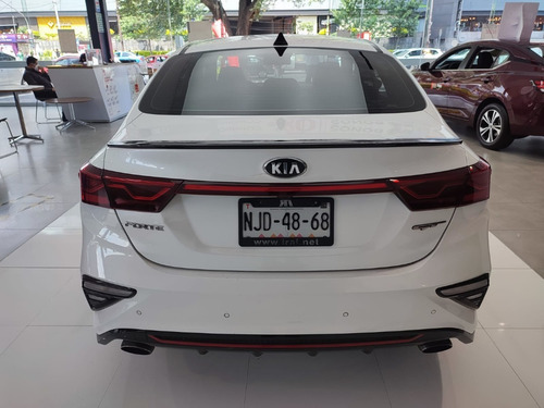 Imagen 5 de 13 de Kia Forte