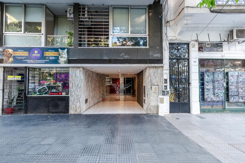 Luminosa Oficina Semi Piso Alto, En Caballito, Cerca De Todo.
