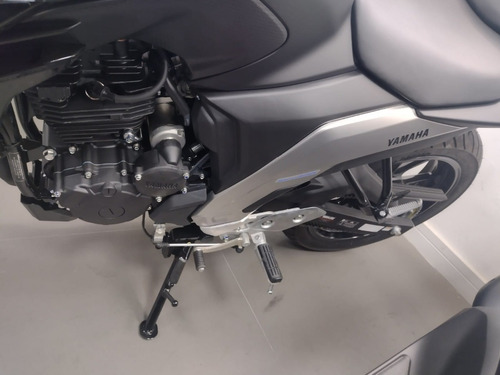 Imagem 2 de 8 de Fazer 250 Abs 2022