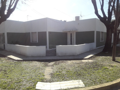 Casa En Padua,merlo,libertad,ugazio Propiedades, Oportunidad, 3 Ambientes Y Garage.