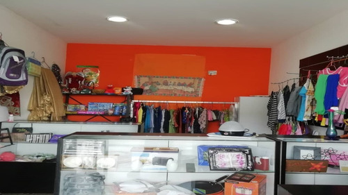 Imagen 8 de 10 de Kn Bienes Raíces Vende Local Con Todo El Mobiliario Y Mercancía En El C.c Paseo Paraparal, Los Guayos Edo Carabobo. Karen Nuñez 0412-7415693