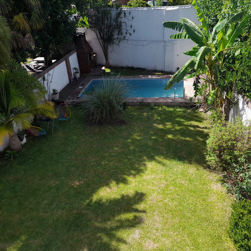 Casa En Venta Zona Word Villa Sarmiento Amplio Fondo, Pileta 8 X 4 Hermoso Barrio