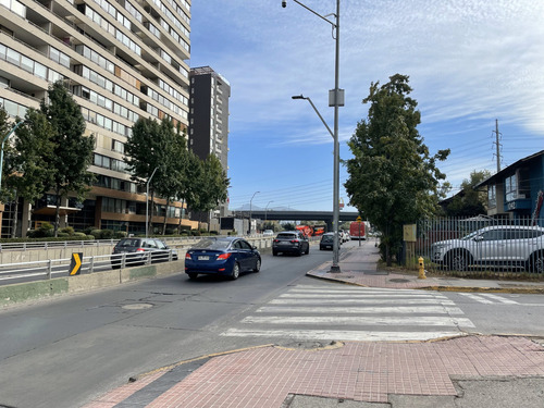 Local Con 2 Pisos Independientes, Ubicación Con Fácil Acceso