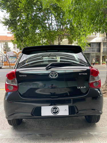 Imagen 3 de 18 de Toyota Etios 2022 1.5 Xls At