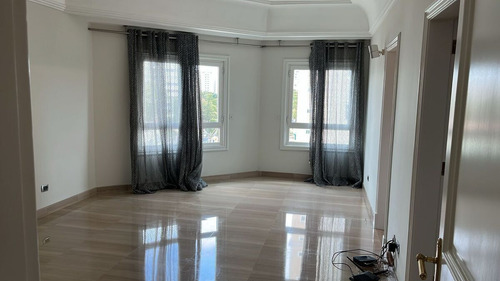 Apartamento En Los Cacicazgos, Santo Domingo