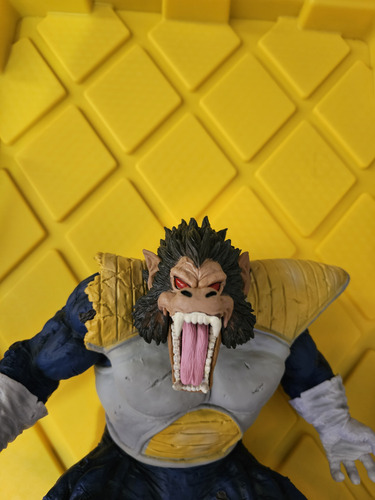 Estatua Dragon Ball De Vegeta Ozaru 30 Cm (Usado)
