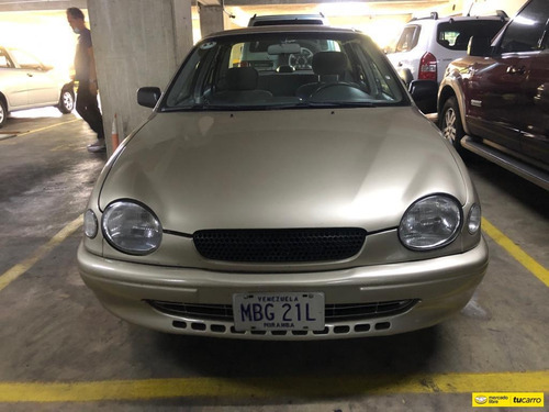 Toyota Corolla .