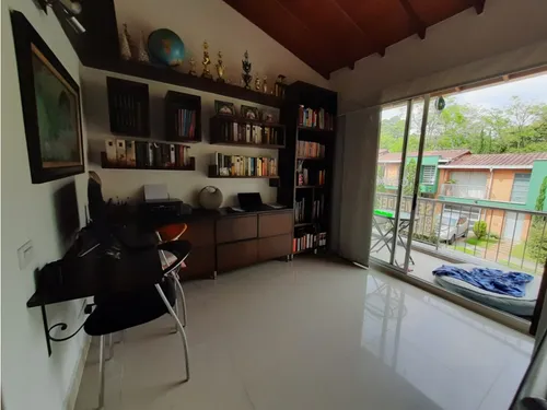 Compra Esta Hermosa Casa Unifamiliar En Super Ubicacion