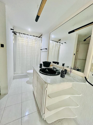 Departamento En Condominio El Mar, Col. Mocambo, Veracruz