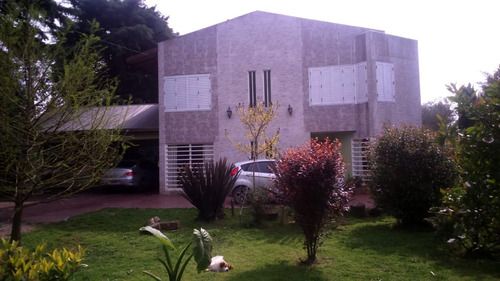 Casas En Venta - 5 Dormitorios 6 Baños - Cocheras - 2.600mts2 - Lisandro Olmos, La Plata