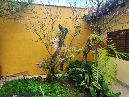 Imagem 5 de 15 de Casa A Venda Com 4 Quartos No Bairro Coqueiros Em Florianopolis - V-82581