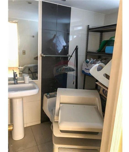 Oficina En Pleno Barrio El Golf *precio Rebajado*