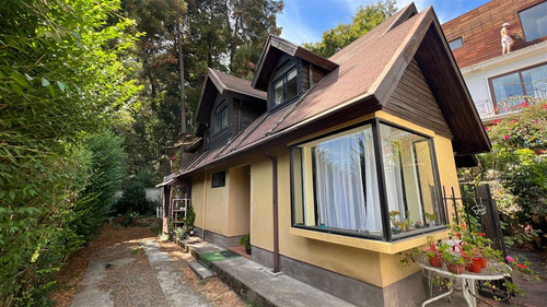Casa En Venta De 4 Dorm. En Concepción