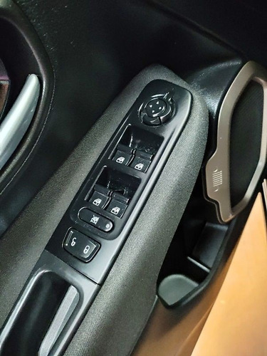 Imagem 15 de 15 de Jeep Renegade Sport 1.8 Flex Autom.