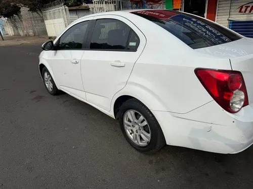 Chevrolet Sonic A 5vel Aa Mt