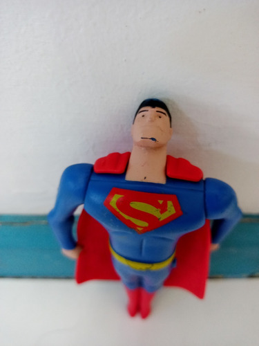 Muñeco Superman Con Brazos Articulados 