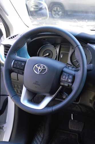 Imagen 17 de 22 de Toyota Hilux 4x4 Dc Srx 2.8 Tdi 6 At 0km