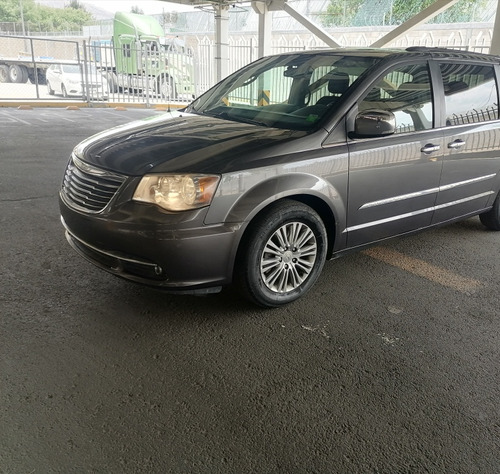 Chrysler Town & Country 3.6 Limited Mt