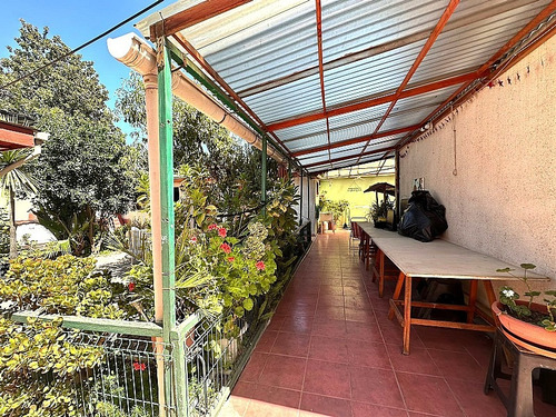 Imperdible! Amplia Casa Con Casa Independiente En Ñuñoa