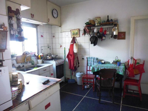 Casa De Categoría En Excelente Ubicación! 4 Dormitorios