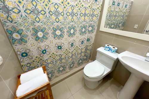 ¡oportunidad Única! Departamento En Acapulco Diamante Amueblado Y Con Ingresos De Airbnb. Frente A Arena Gnp, A Pasos De La Playa. ¡ideal Para Invertir!